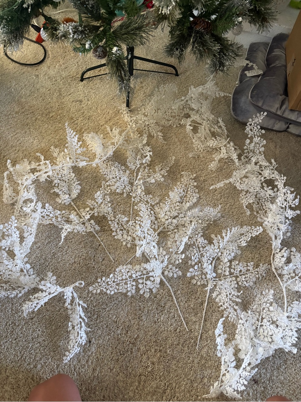 White Frosted Leaf Spray Set - Home Accents